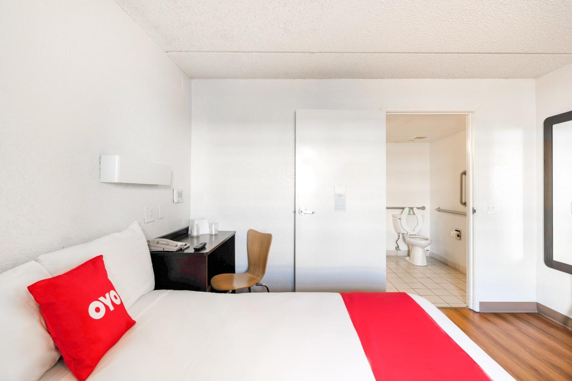 Oyo Hotel Houston Katy Freeway Exterior foto